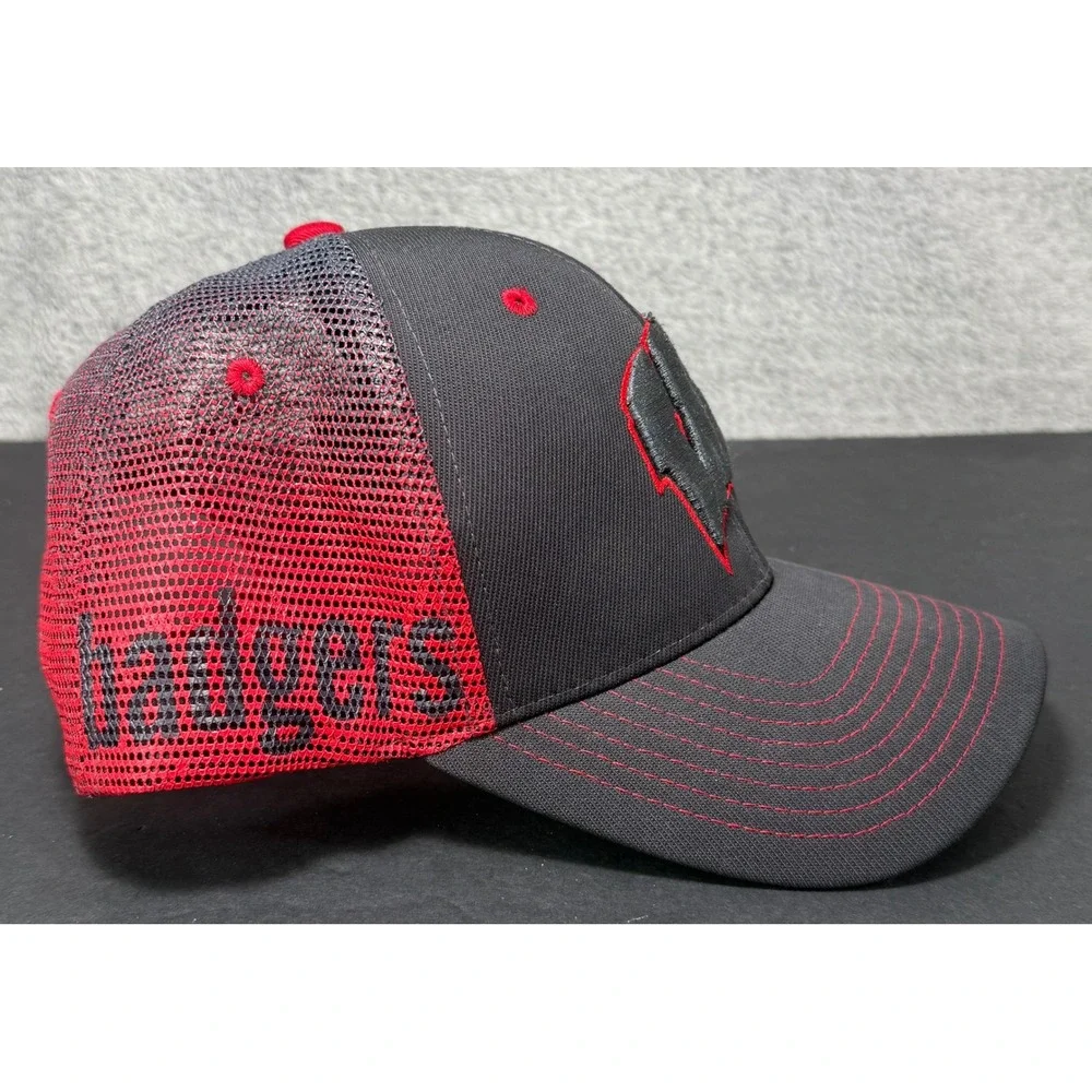 Zephyr Trucker Hat Mens OSFA Grey Red Wisconsin Badgers Snapback Mesh Cap